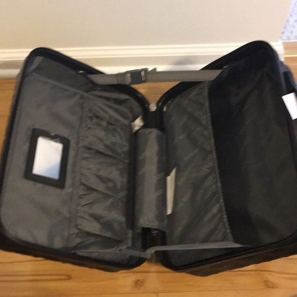 NWT Steve Madden Karisma Cosmetic Case - Picture 9 of 13